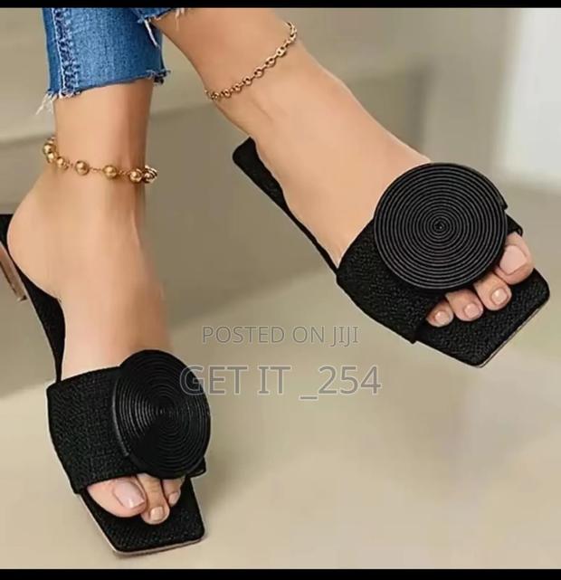 Sandals 
37-43 - main view