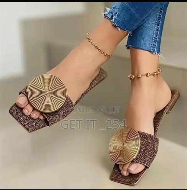 Sandals 
37-43 - thumbnail 3