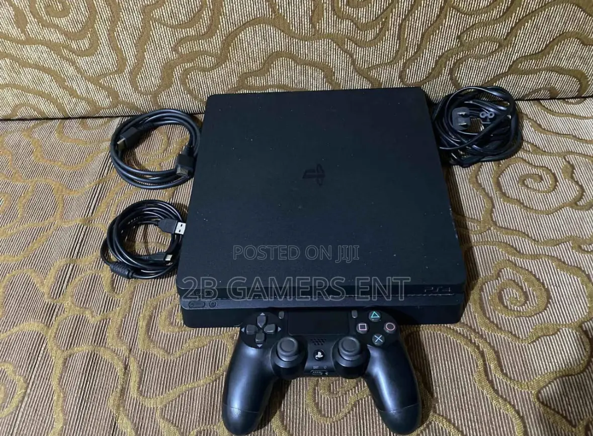 Slim and Cables (Ps4)+ 1 Pad