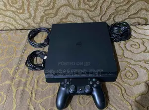 Slim and Cables (Ps4)+ 1 Pad