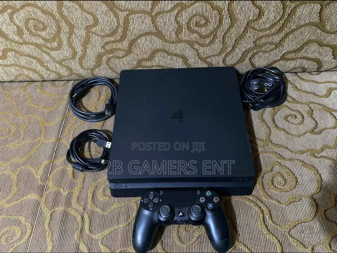 Slim and Cables (Ps4)+ 1 Pad