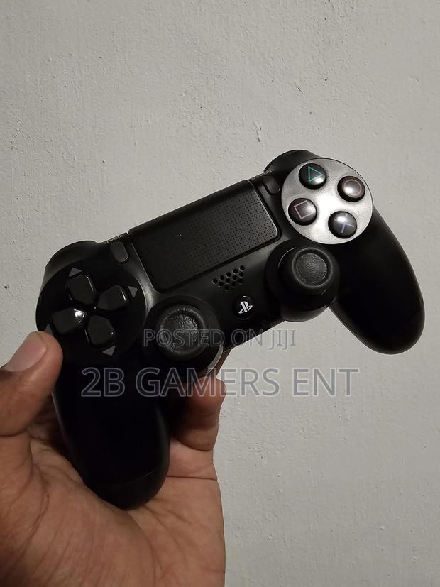 Used Original Ps4 Pads - thumbnail 2