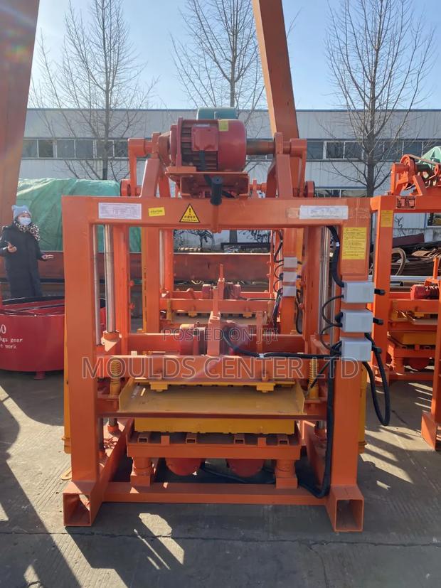 Cabro Block Machine - thumbnail 2