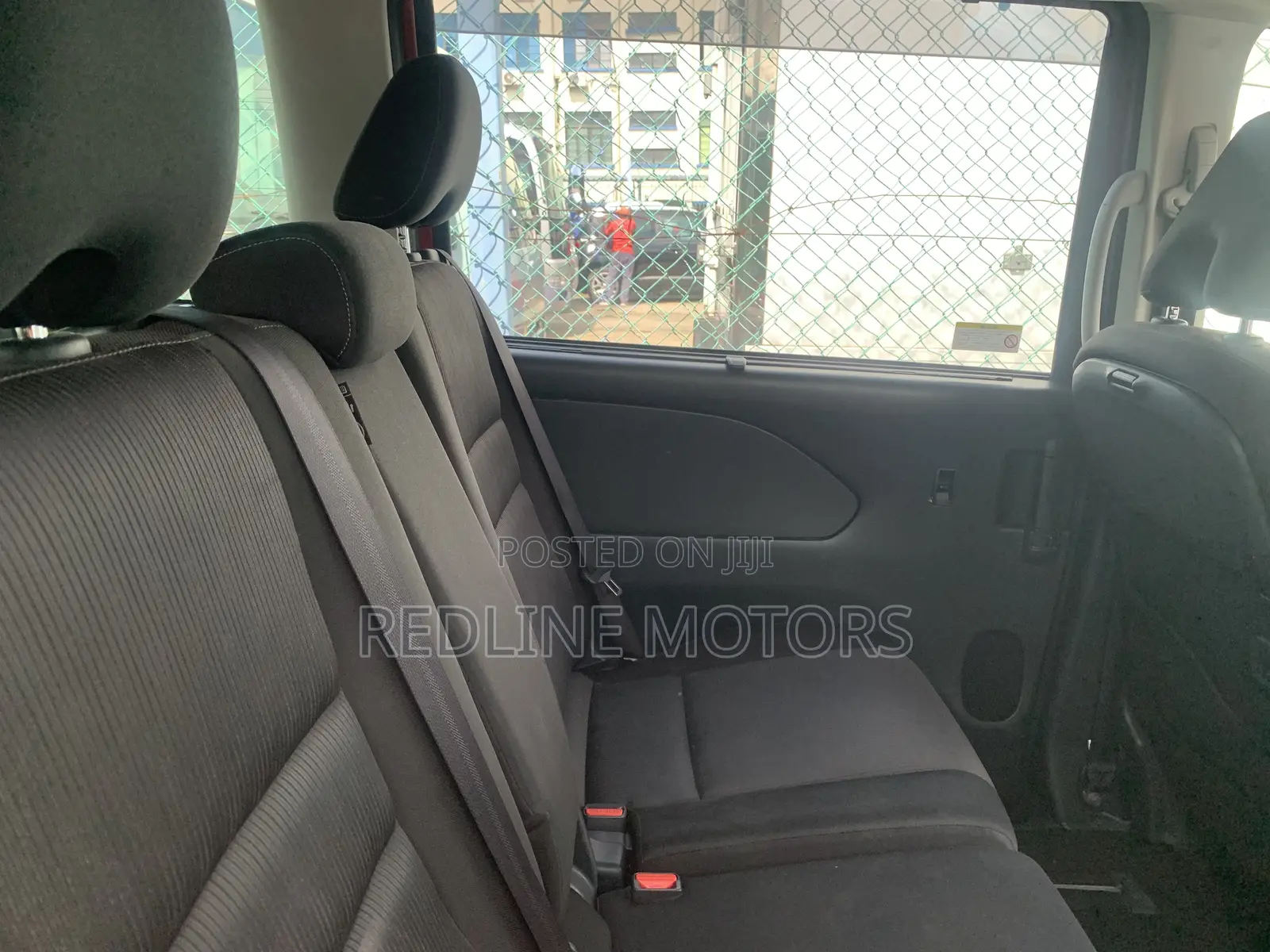 Nissan Serena 2018 Red