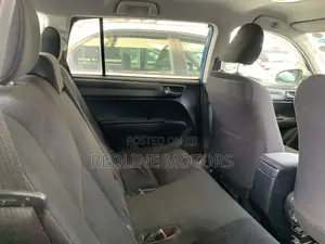 Toyota Corolla Fielder 1.5 Hybrid FWD 2018 Blue