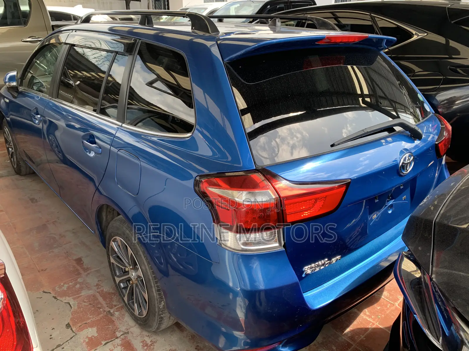 Toyota Corolla Fielder 1.5 Hybrid FWD 2018 Blue