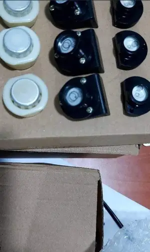 Staff Levelling Buttons