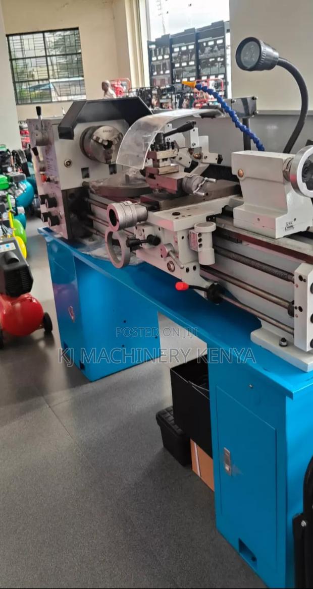 Metal Lathe Machine
