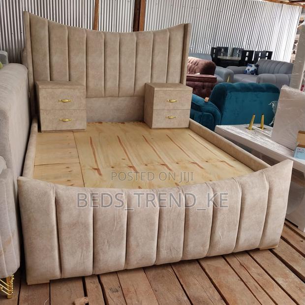 5 by 6 Modern Chester Bed