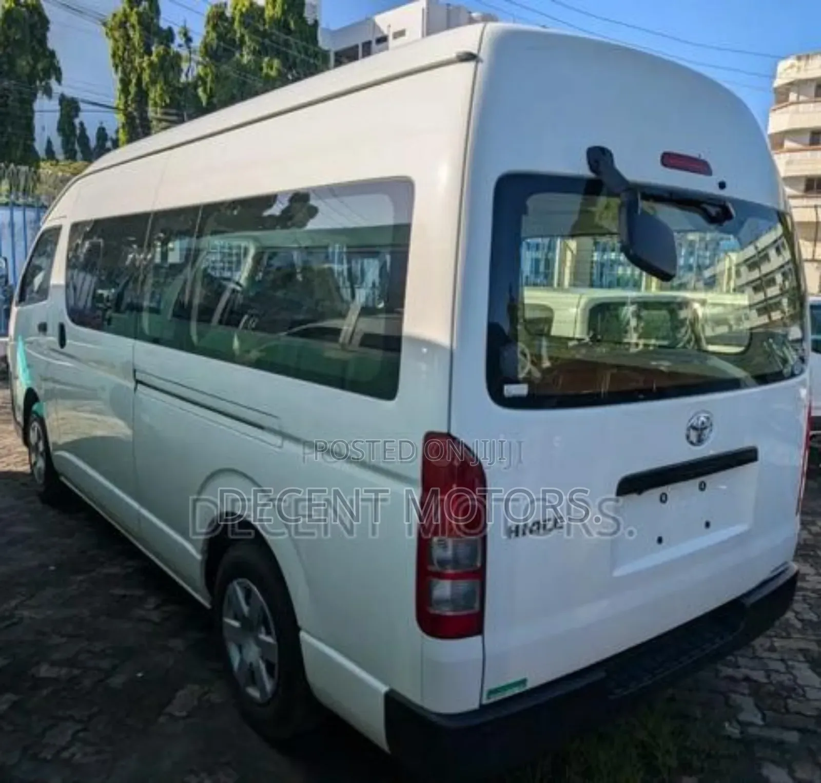 Toyota HiAce 2018 White