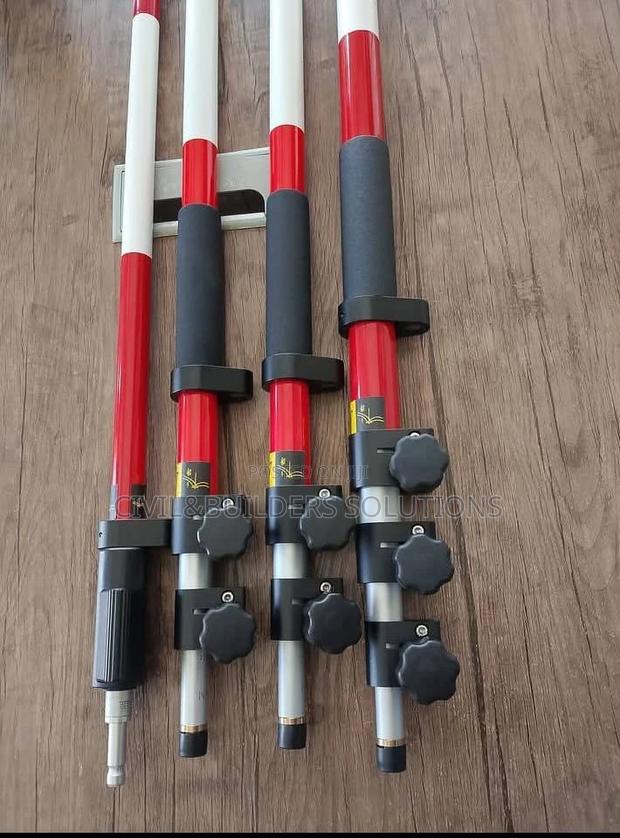 2.6/3.6 M Range Prism Pole - main view