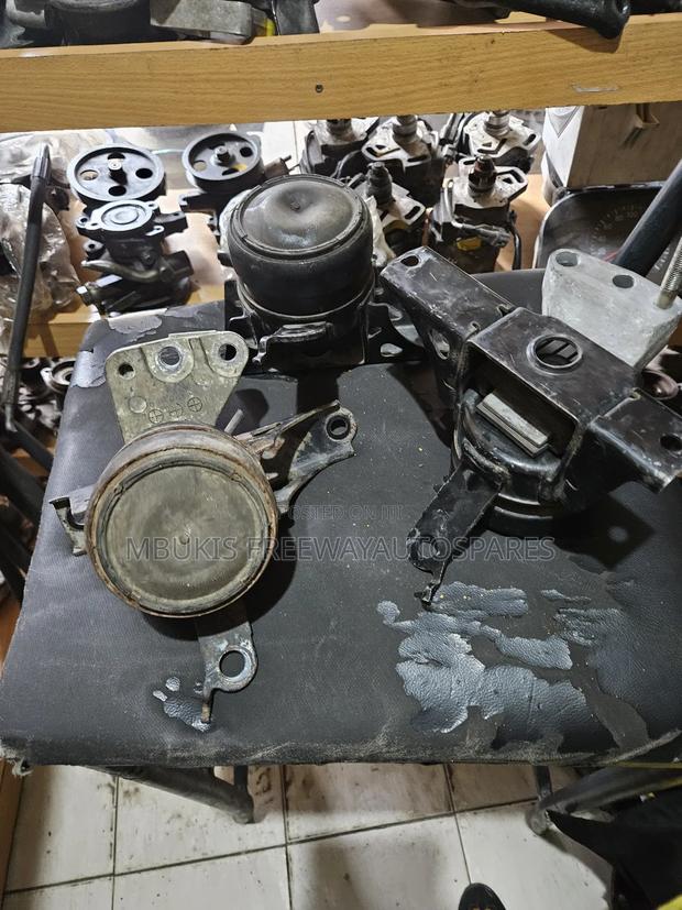 Engine Mounting Ractis