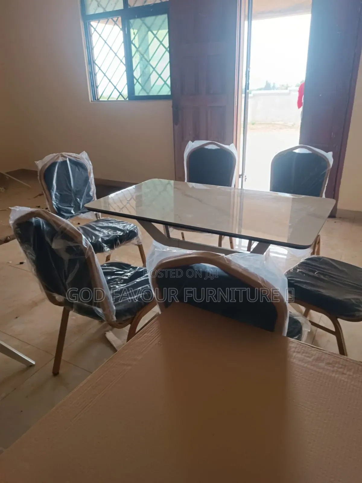 Unique Dining Table/Hotel Table With Stackable 6 Chairs Imy5