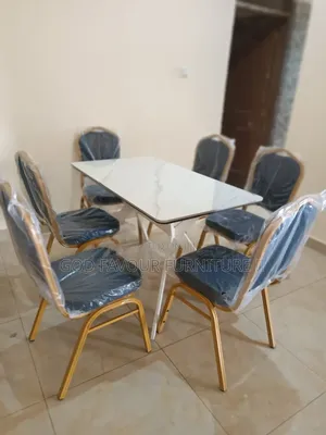 White Dining Table/Hotel Table With Stackable 6 Chairs Tq6g