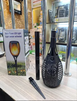 Solar Flame Led Light Solar Charging 
• Light Sensor