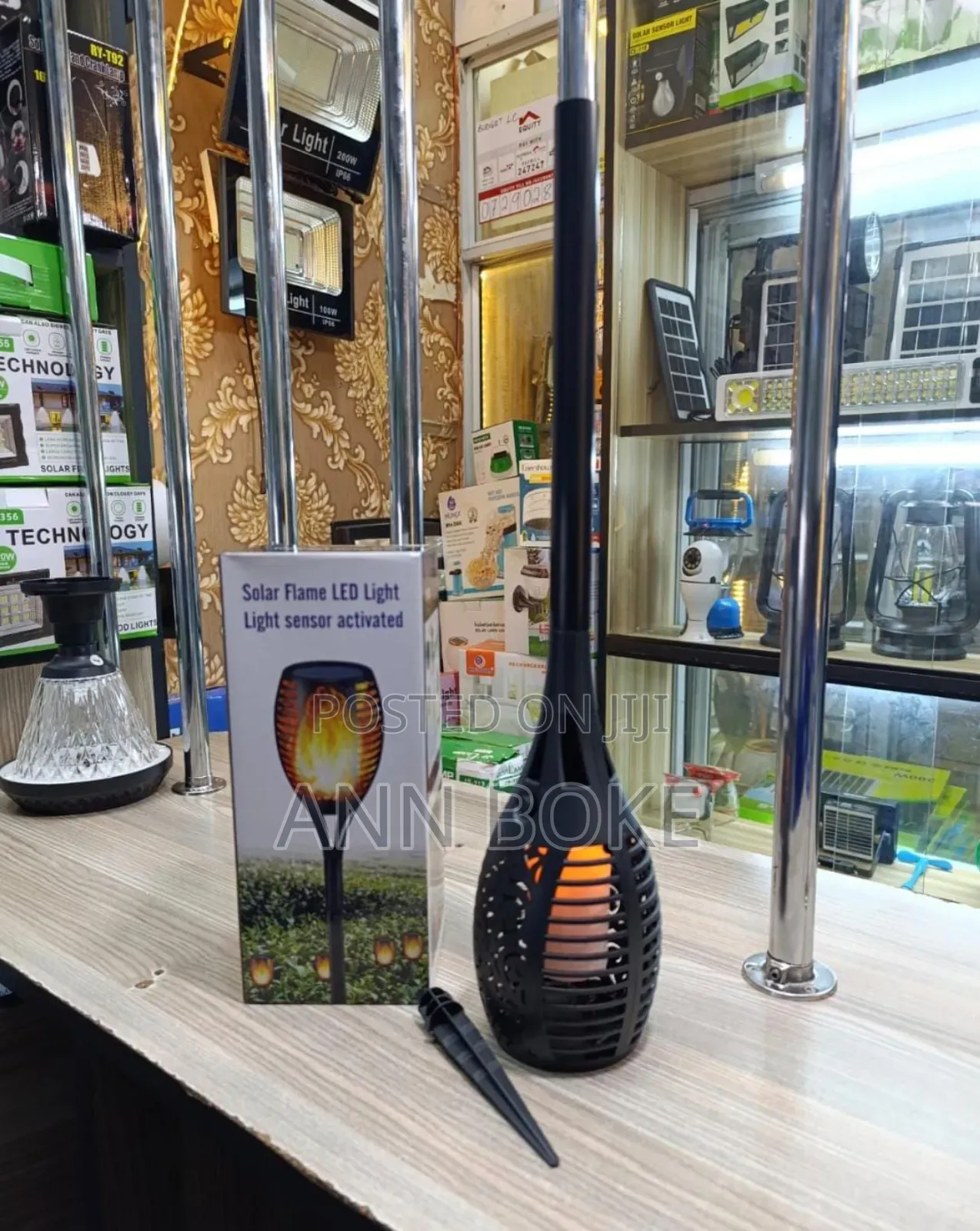 Solar Flame Led Light Solar Charging 
• Light Sensor