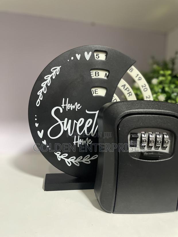 Wall Mount Metallic 4digit Combination Key Security Lock Box