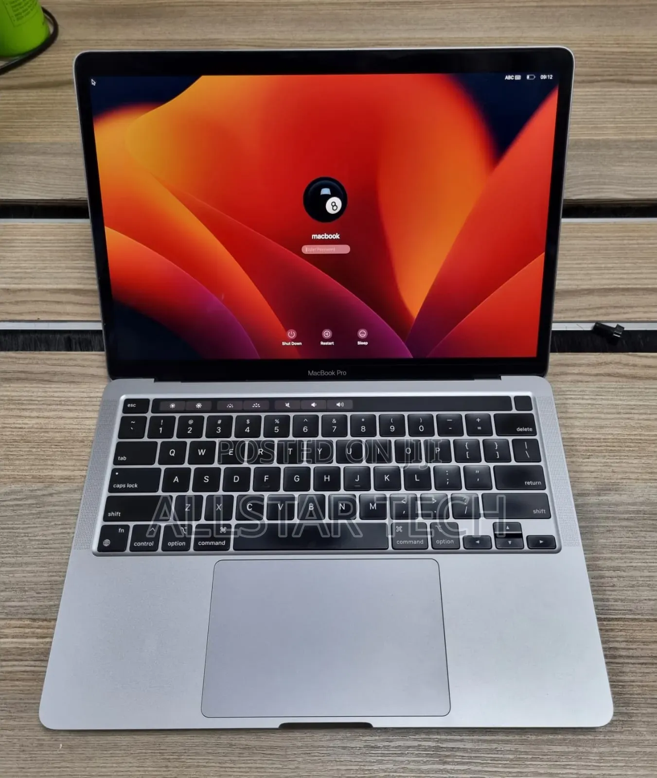 Laptop Apple MacBook Pro M1 8GB Apple M1 Pro SSHD (Hybrid) 256GB