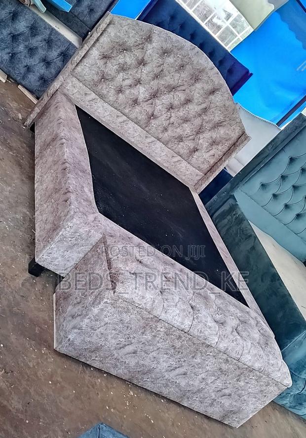 5 by 6 Modern Chester Bed + Ottoman