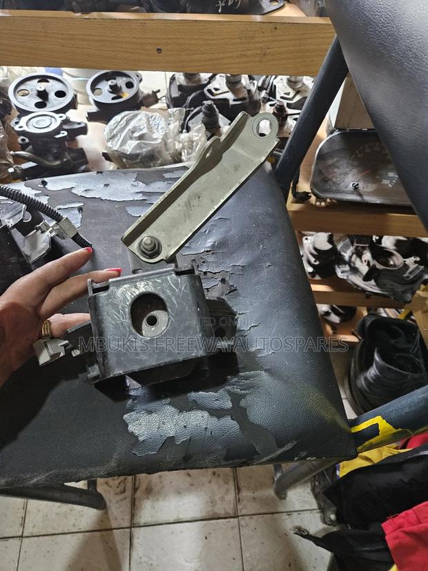 Engine Mounting Suzuki Swift - thumbnail 2