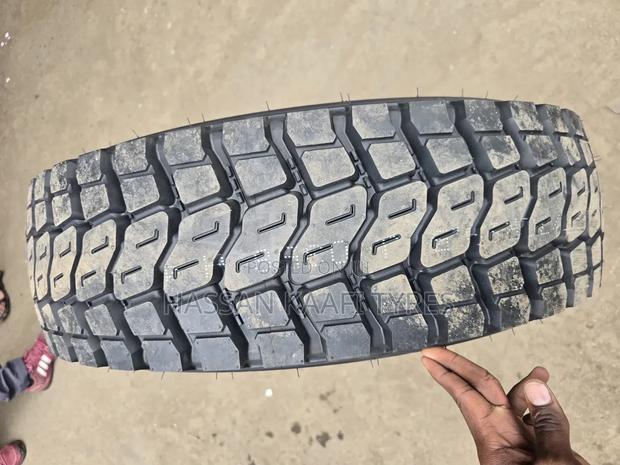 265/70r19.5 Black Lion Tyre - thumbnail 2