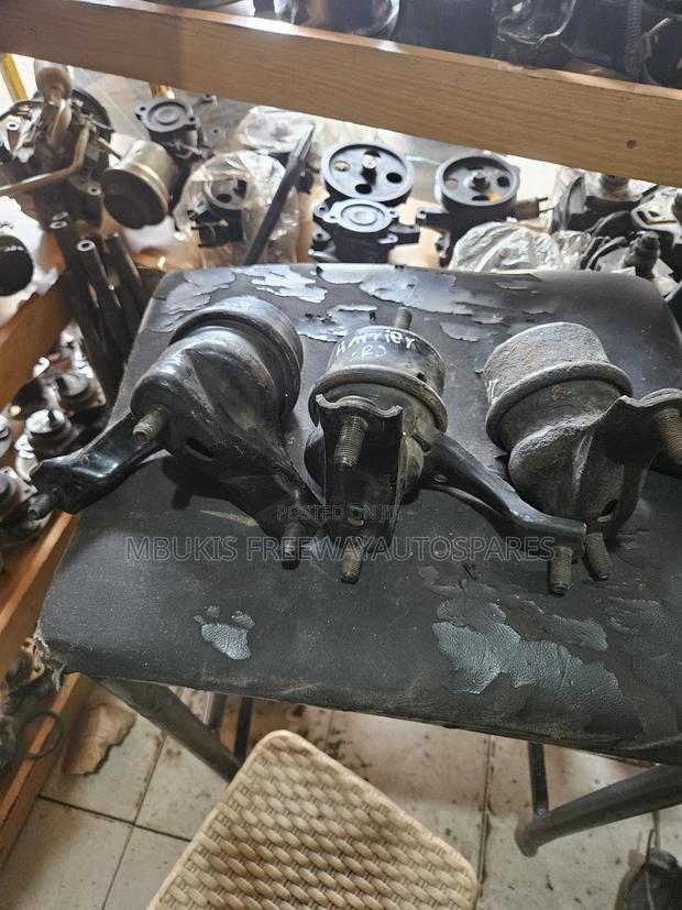 Harrier Engine Mounting