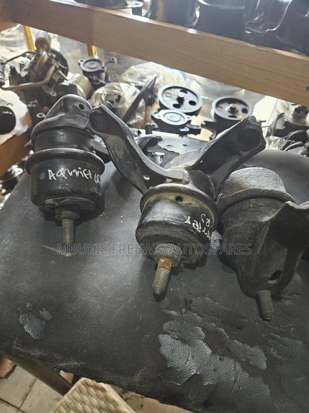 Harrier Engine Mounting - thumbnail 2