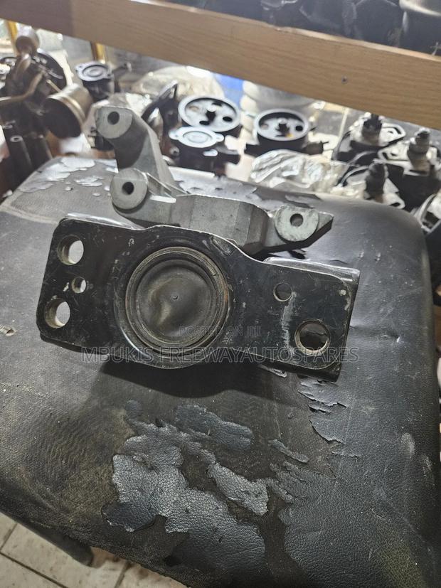 Engine Mounting Nissan Tiida - thumbnail 2