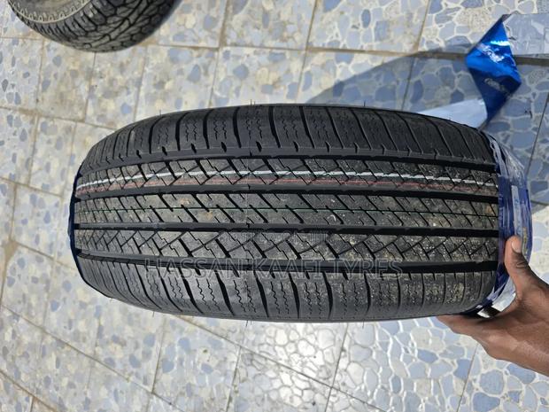 235/65r17 Comforser Cf2000 - thumbnail 2