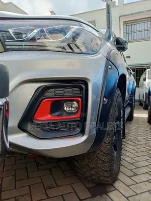 Toyota Hilux 2019 Gray