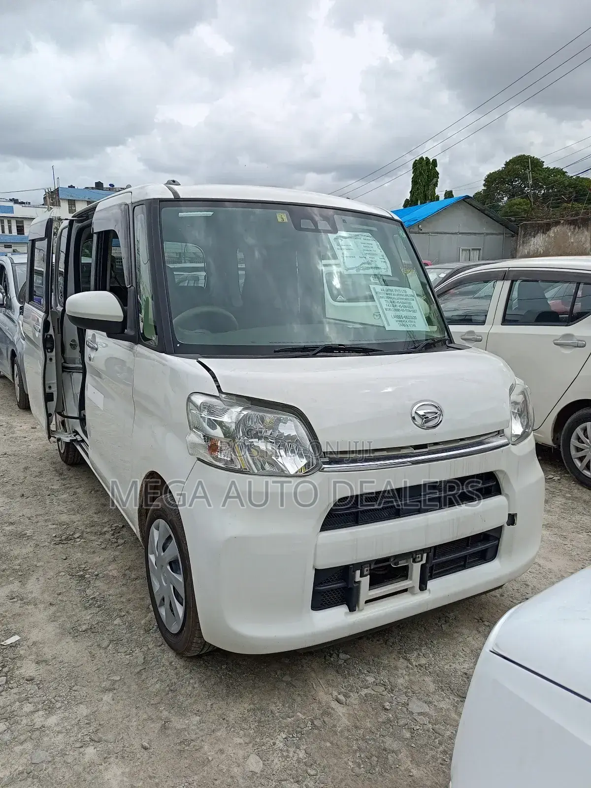 Daihatsu Tanto 2018 White