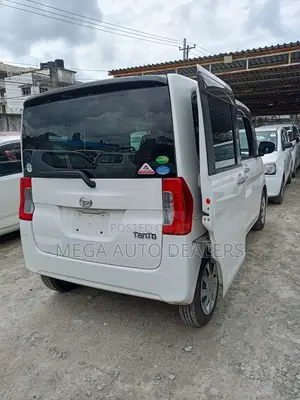 Daihatsu Tanto 2018 White