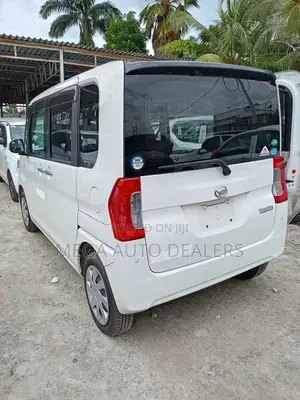 Daihatsu Tanto 2018 White