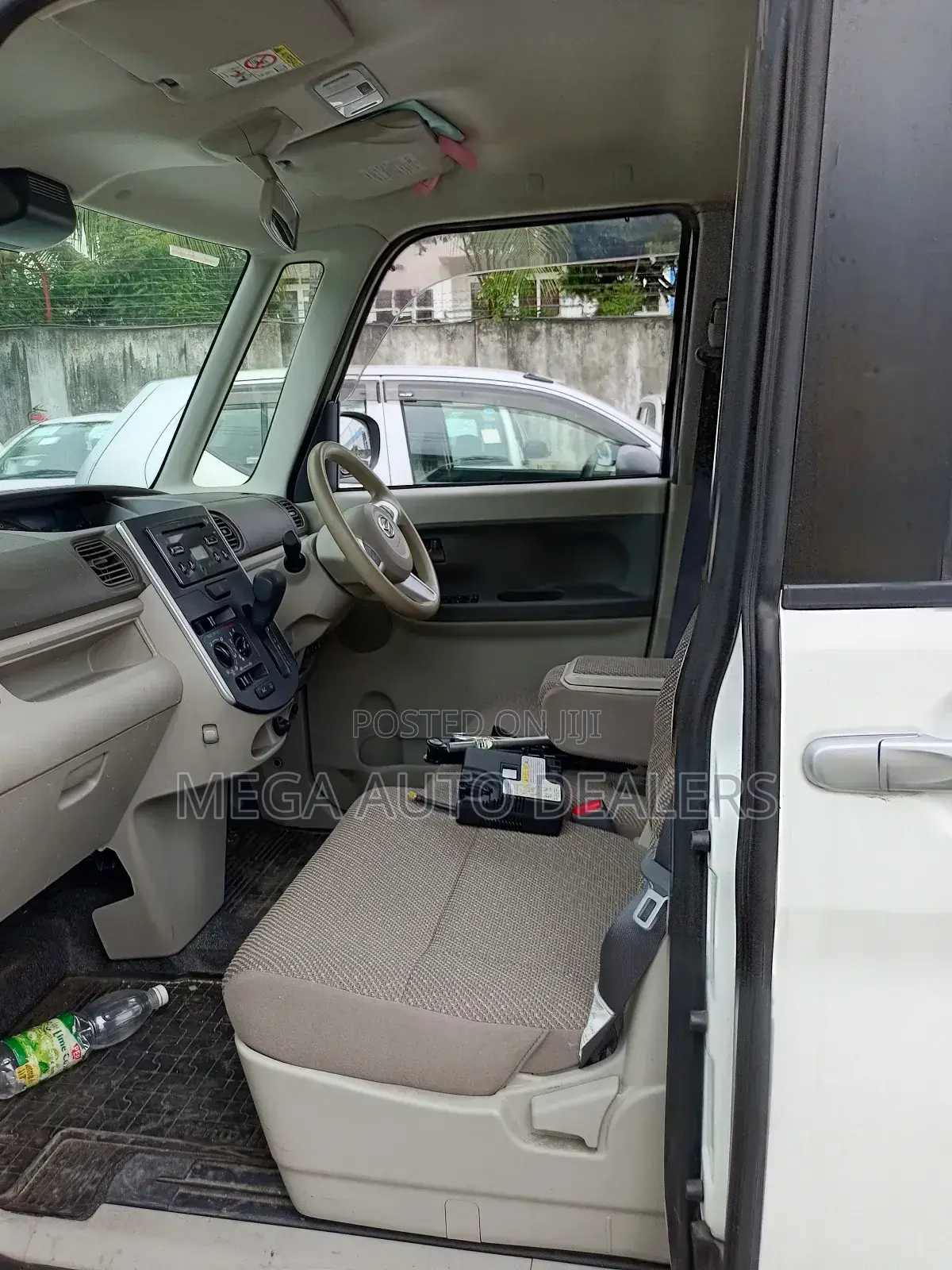Daihatsu Tanto 2018 White