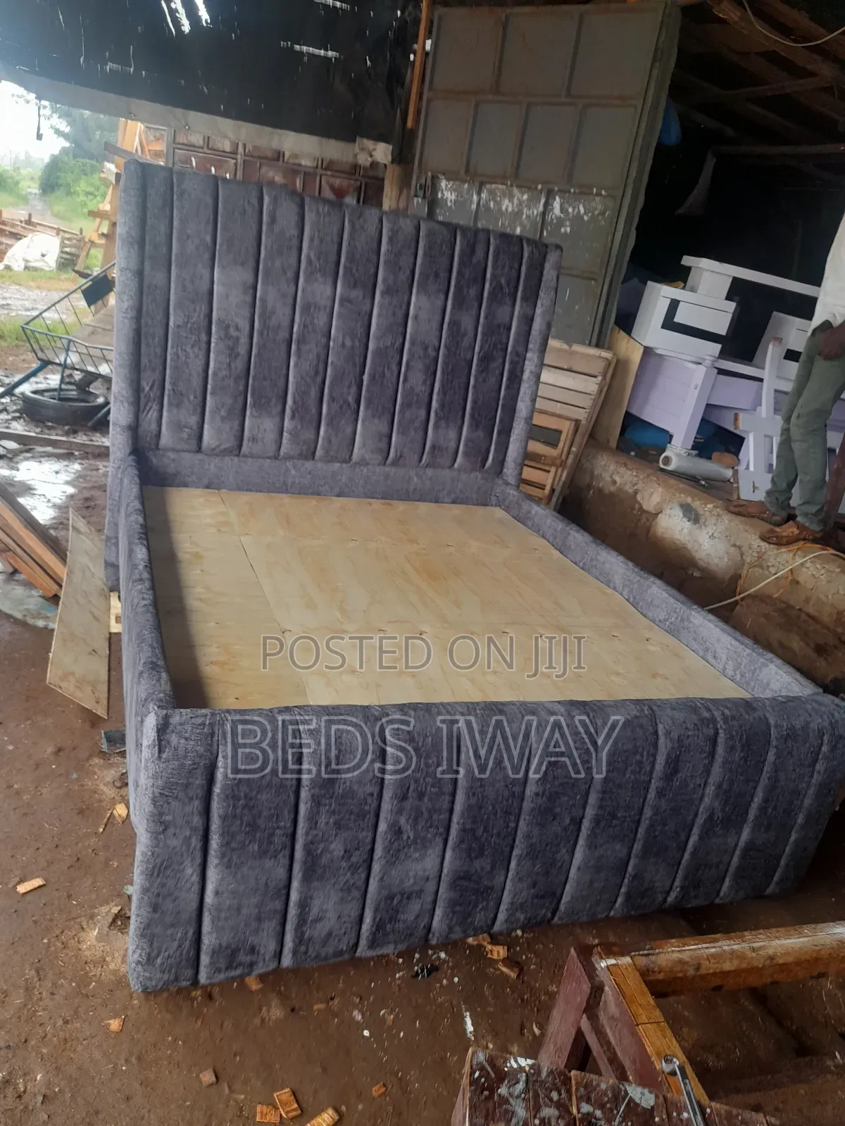 Stripes Gray Line 5x6 Chesterfield