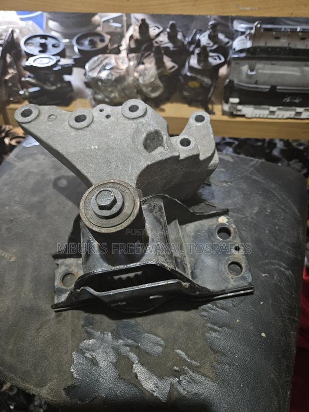 Xtrail New Model T32 Engine Mounting