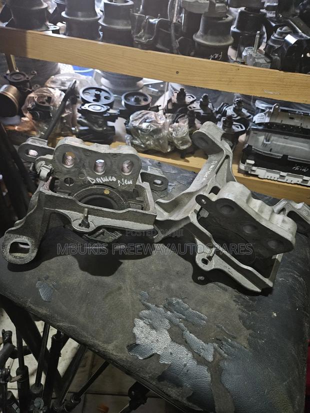 Mazda Demio New Model 2015 Engine Mounting