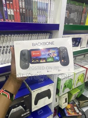 Backbone One Mobile Gaming Controller(Usb-C) 2nd Gen - thumbnail 2