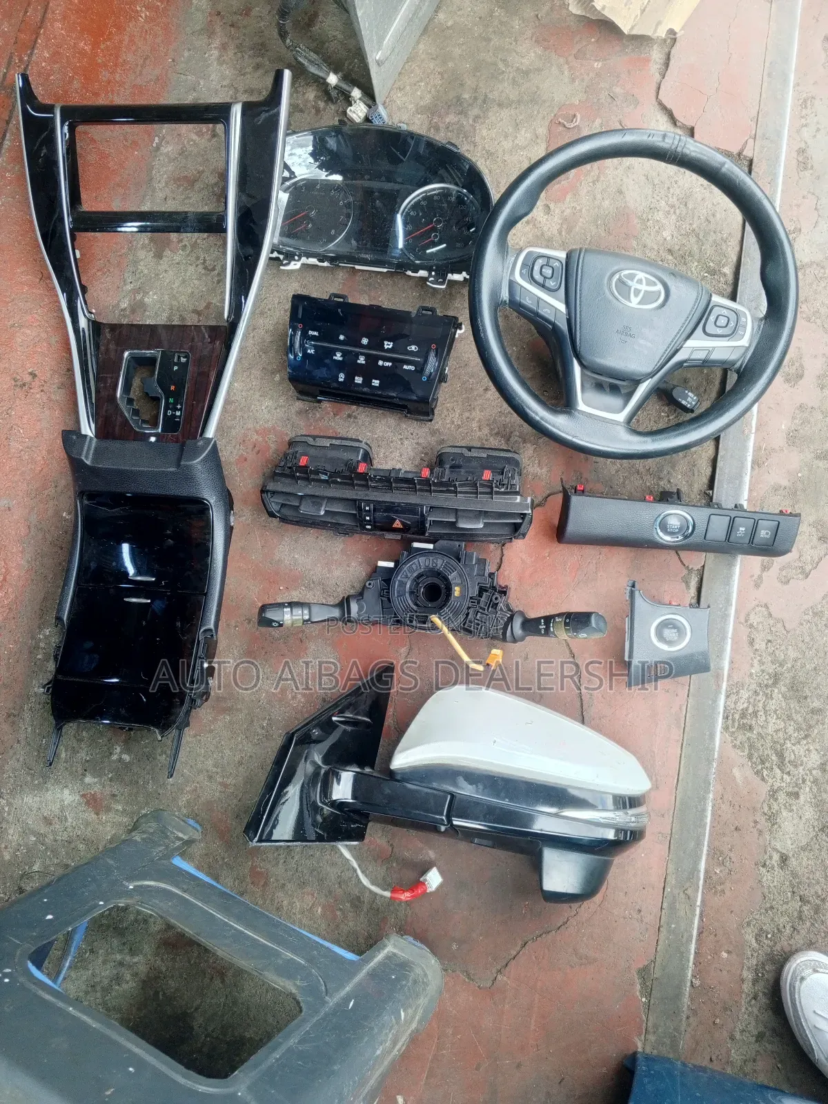Harrier Model 2015 Stearing Wheel .