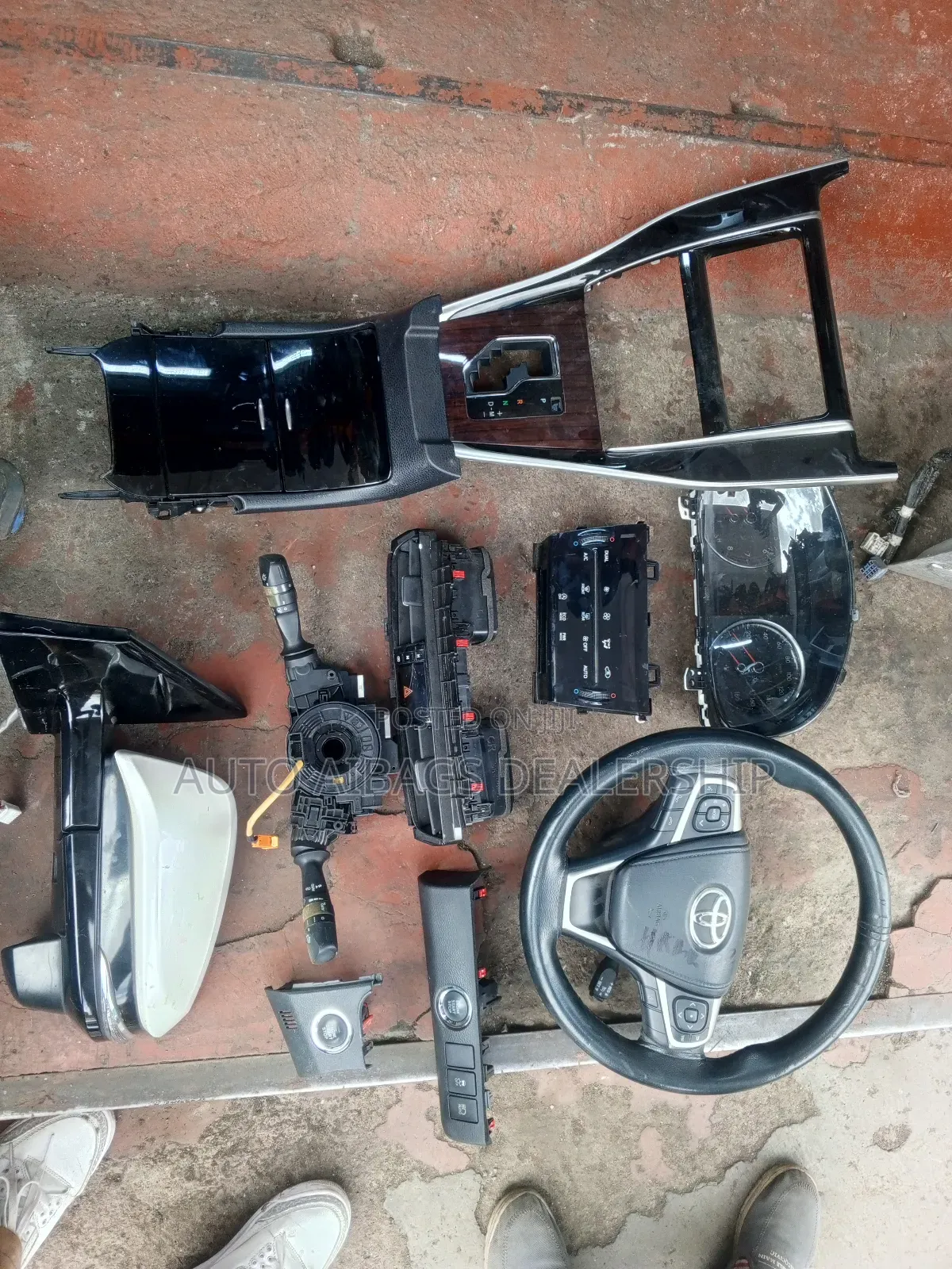 Harrier Model 2015 Stearing Wheel .