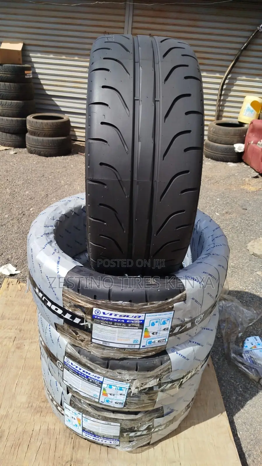 Vitour Tyres 235/35 R19
