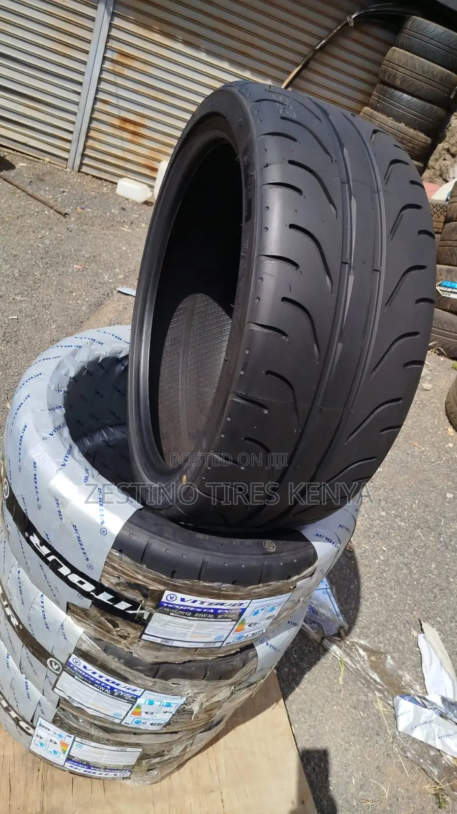 Vitour Tyres 235/35 R19