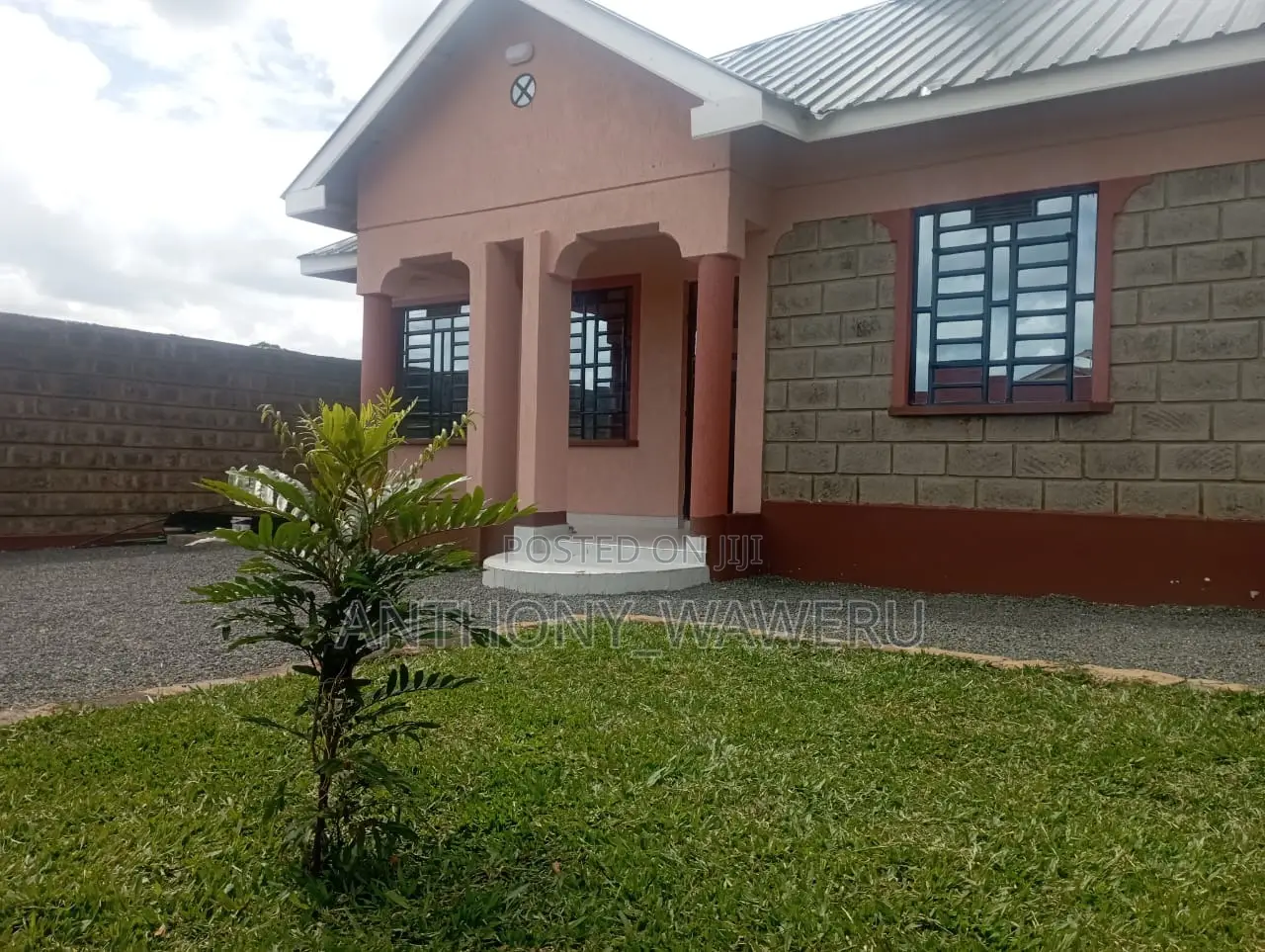 3bdrm Bungalow in Tola-Ngoigwa, Witeithie for sale