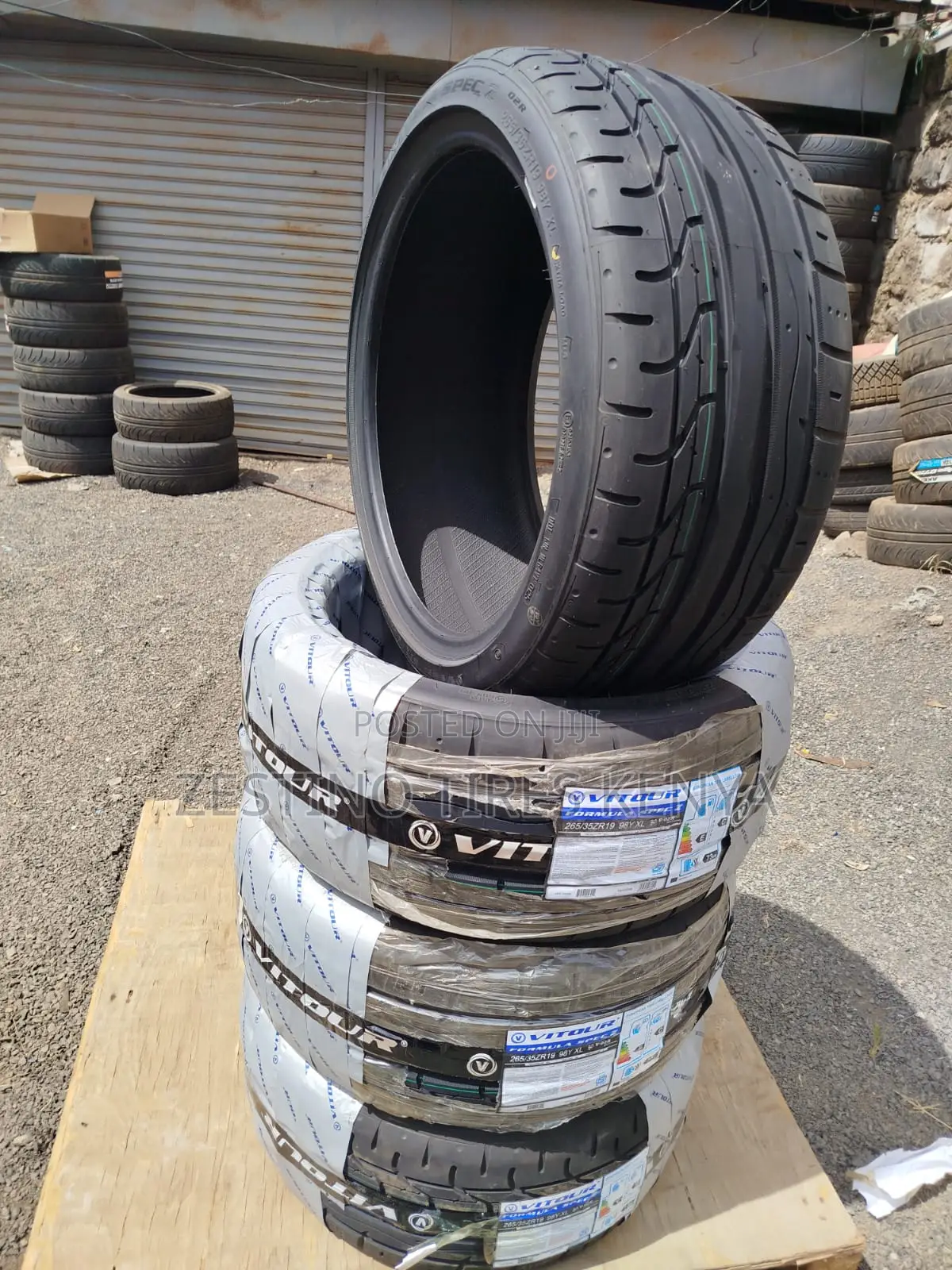 Vitour Tyres 265/35 R19