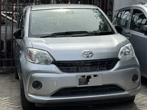 Toyota Passo 2018 Silver