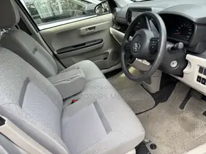 Toyota Passo 2018 Silver