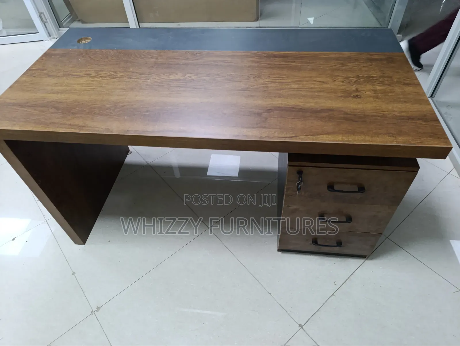 Executive Office Desk and Chair (1400mm)