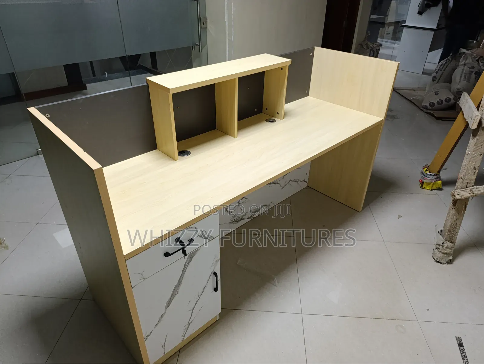 Visitors Reception Desk