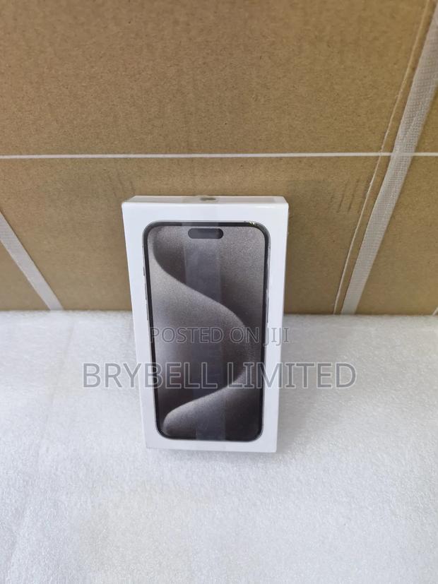 New Apple iPhone 15 Pro Max 256 GB Black - main view