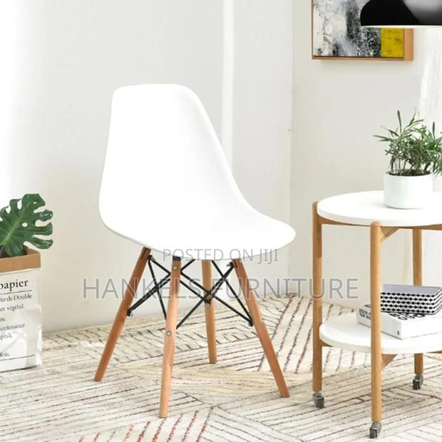 Computer Study Eames Table Chair - main view